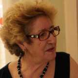 �Siamo assai, ormai ho perso il conto�. Inizia cos� il suo racconto la 79enne barese Maria Giuseppa Schiavone, una signora con un�incredibile famiglia: ha infatti 12 figli (ma un tempo erano 17), 25 nipoti e 26 pronipoti  che le stanno sempre intorno